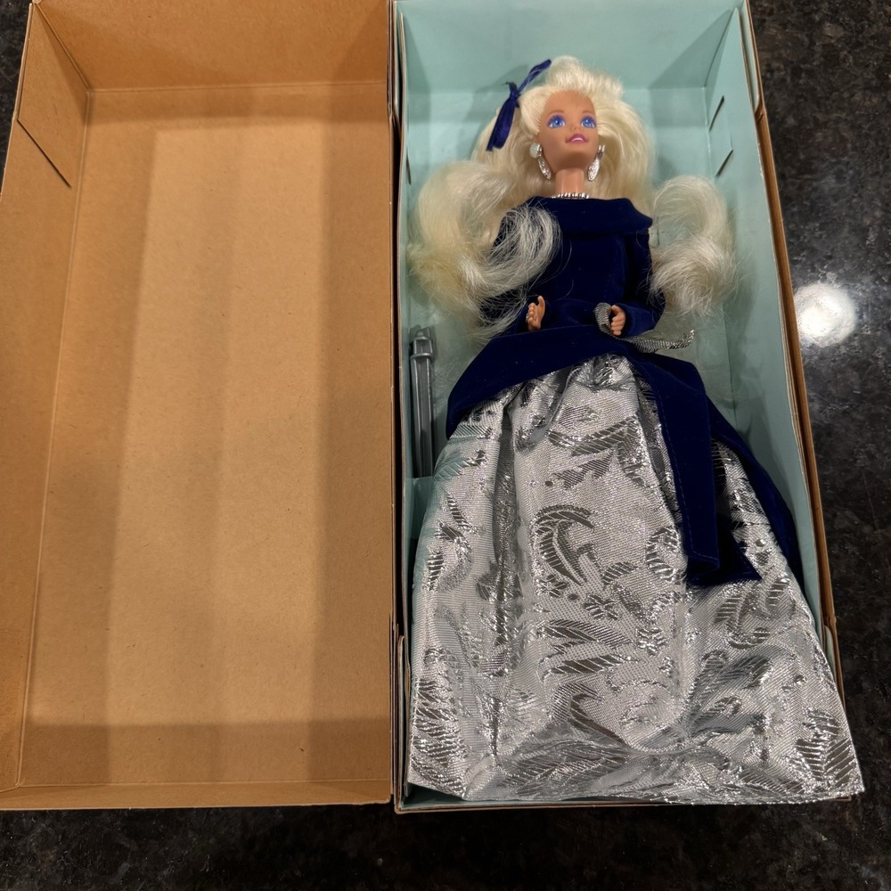 Vintage 90's Barbie Doll Winter Velvet Avon Special Edition First Series Mattel